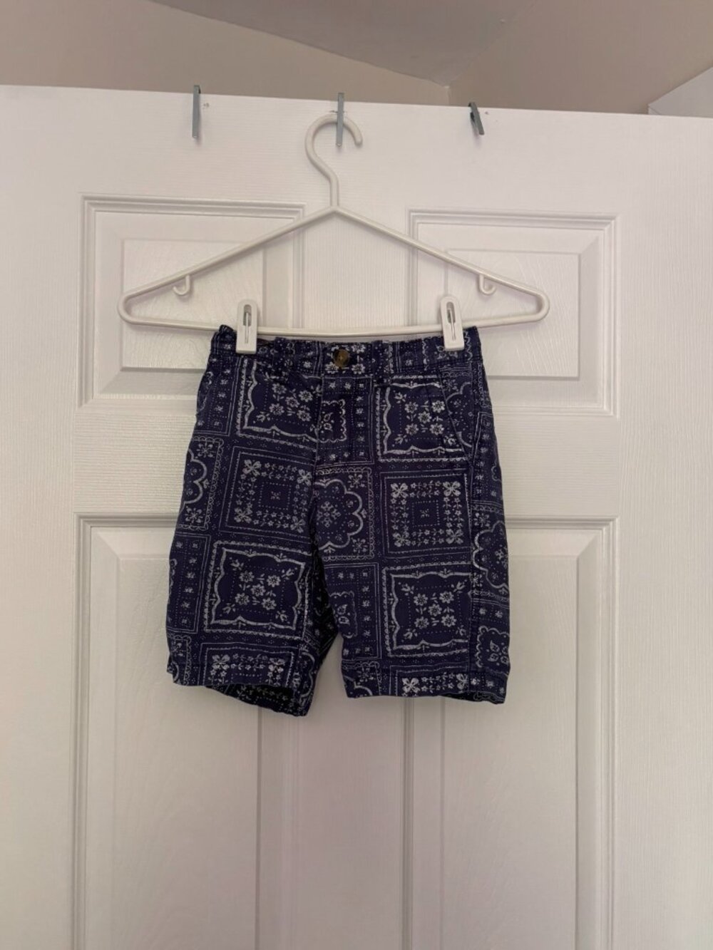 Tommy Hilfiger Kids Bandana Print Shorts / Navy Patterned Shorts (Size 6)